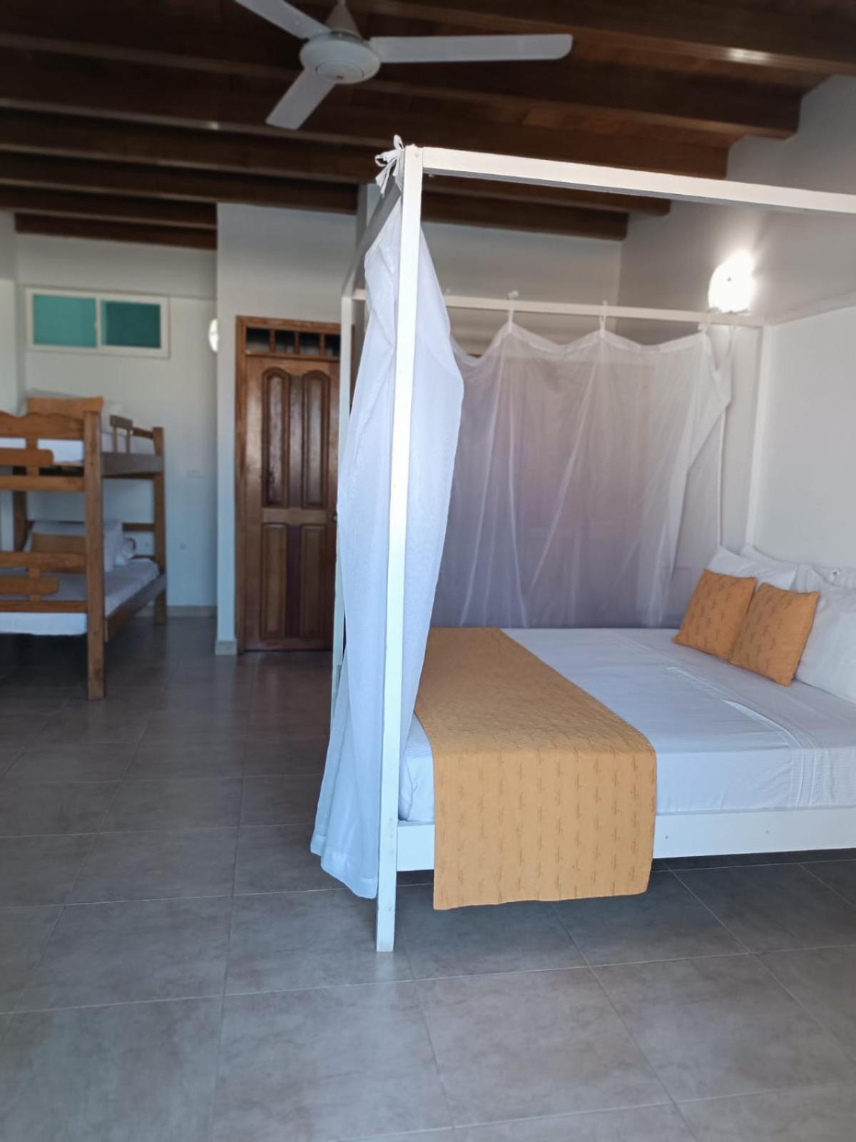 Hotel 3 Banderas Manzanillo Del Mar Cartagena 외부 사진